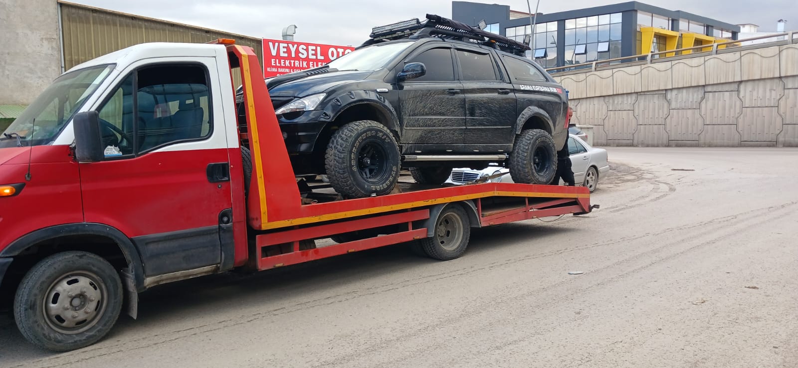 Azim Oto Kurtarma ve Yedek Parça